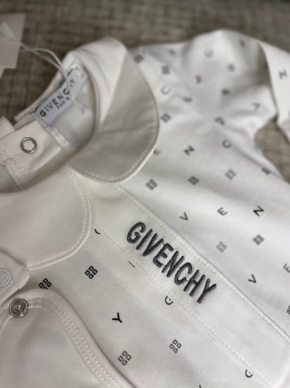 GIVENCHY  جيفنشي