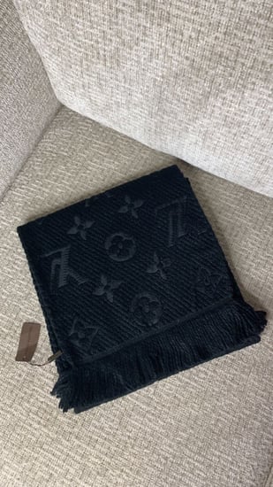 ‏ LOUIS VUITTON   اسكارف لويس ڤيتون