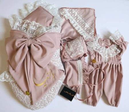 طقم مواليد بنات