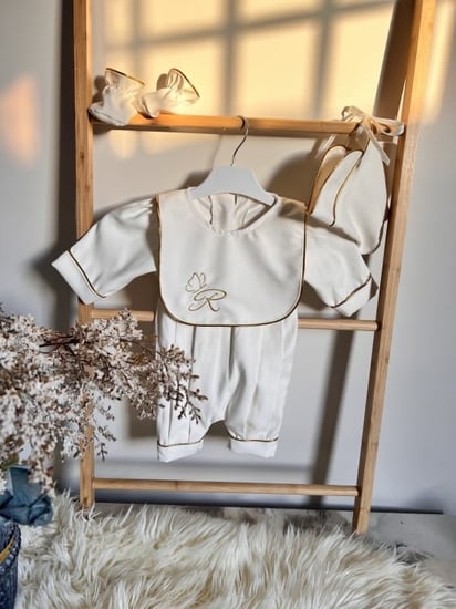 افرول مواليد أبيض