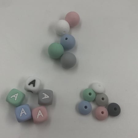 تعليقه مصاصه سلكون بالاسم