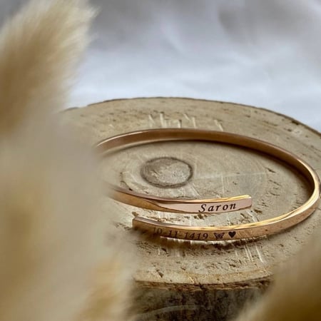 اساور مطلية ذهب