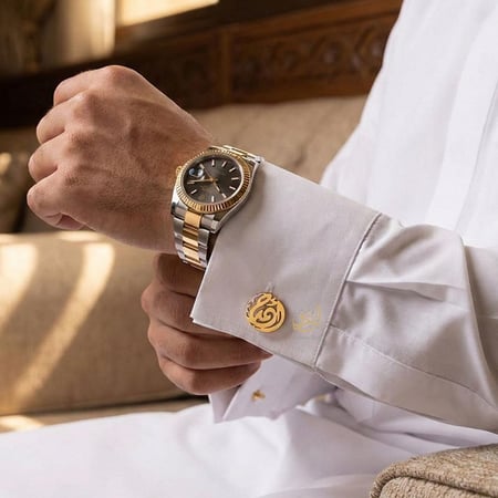 كبك رجالي ذهبي بالاسم مناسب للثوب الرسمي