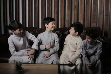 أفضل ثوب أطفال رمادي مطرز بخامة فاخرة