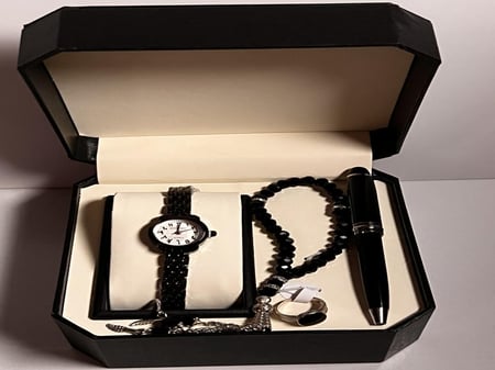 طقم ساعة اطفال