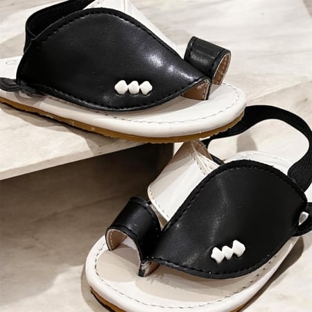 حذاء الشرقي للأطفال