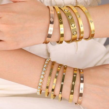 اسوارة كارتير من التيتانيوم استيل المميز