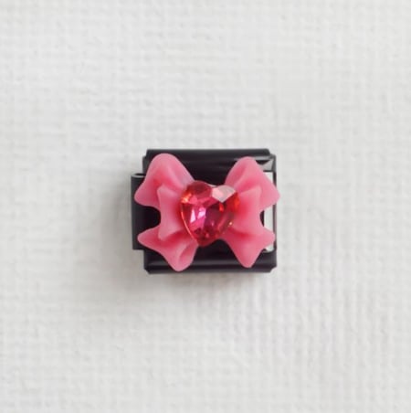 تشارمز باللون الأسود-عدة تصاميم