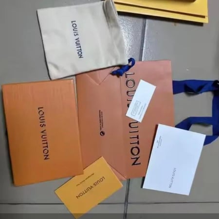 ملحقات لويس فيتون