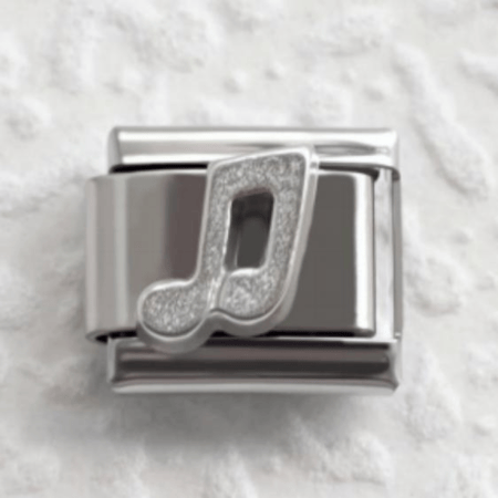 تشارمز فضي-عزف موسيقي