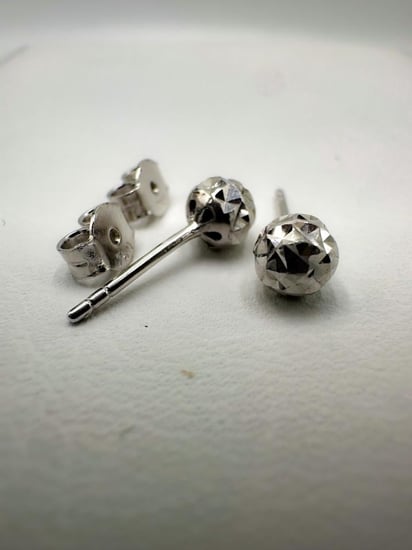 حلقان ذهب وايت كورة سادة