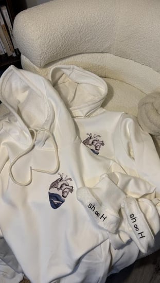 بلوفرات شتوية لون أبيض متجر فرح