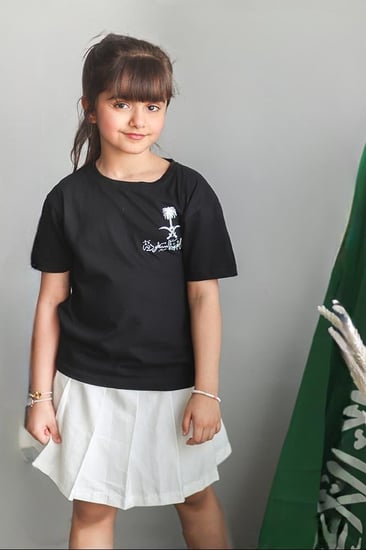 تيشرت اليوم الوطني بناتي