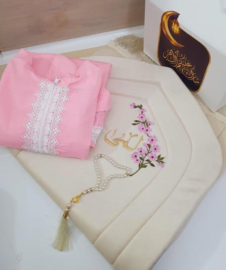 شرشف صلاة بناتي مع سجادة من متجر فرح