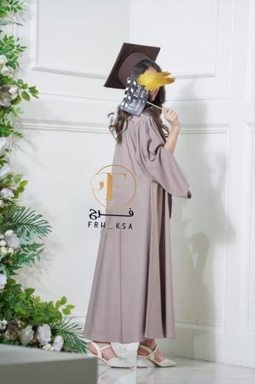 عبايات تخرج2024