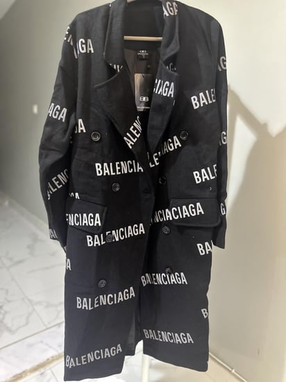 طقم بالطو بلنسياقا -Balenciaga