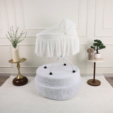 سرير شيال للأطفال بقاعدة متنقلة قماش مقلم وناموسية حماية