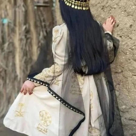 فستان يوم التأسيس-بناتي