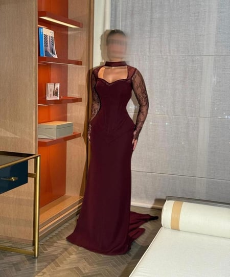 فستان عنابي دانتيل