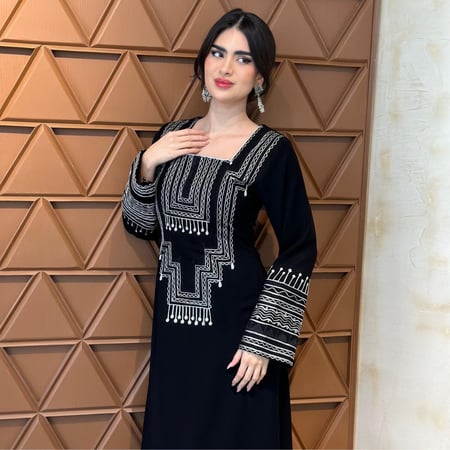 جلابية فخمة مع طرحة للتأسيس