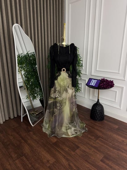 فستان دانتيل فرنسي