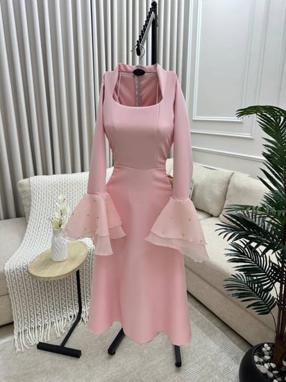 فستان لحمي ناعم للعيد