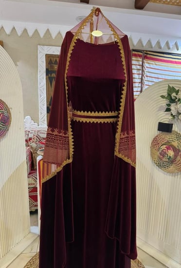 جلابية مخمل لونين من سكر Sukar