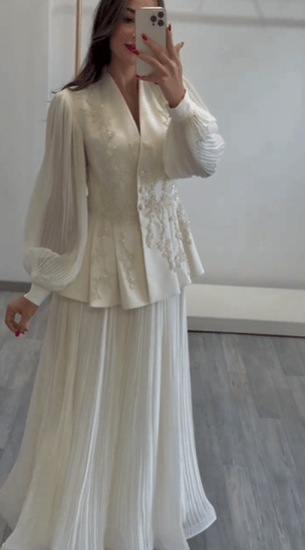 فستان باربي مطرز ناعم