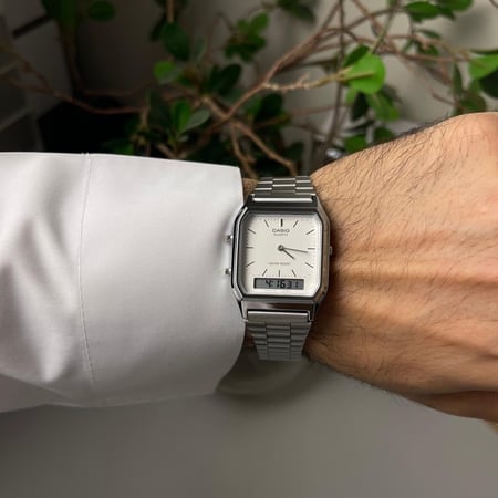 ساعة كاسيو casio vintage فضي ابيض