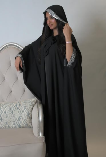 عباية العروس تبرق وترعد