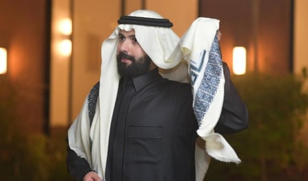 شال شتوي جي لاروش Guy Laroche G1