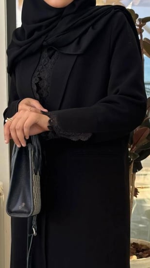 عباية بليزر مع دانتيل فرنسي