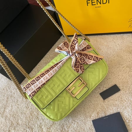 مع الاسكارف F