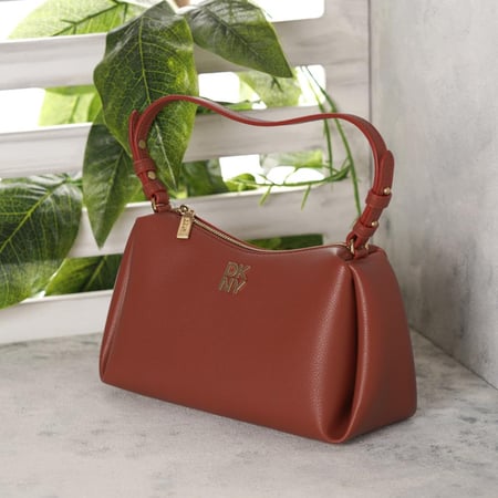 شنطة dkny