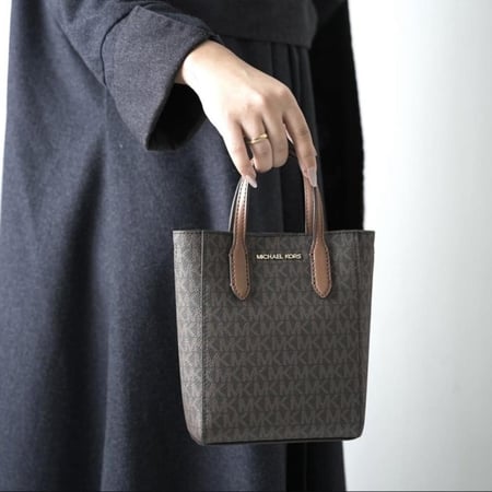 شنطة michael kors