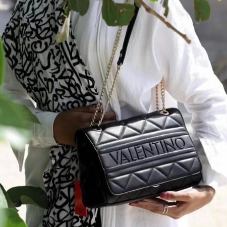 شنطة valentino