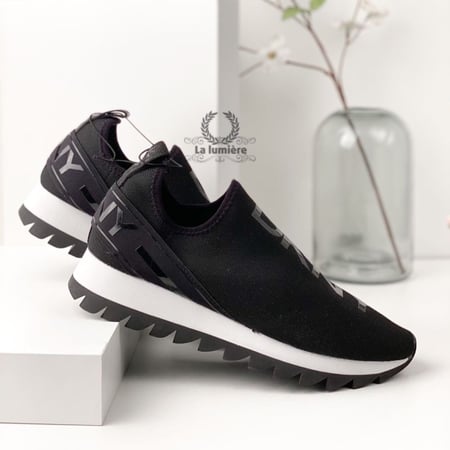 حذاء dkny