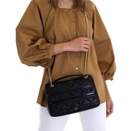 شنطة valentino