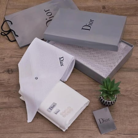 طقم قماش وشماغ ديور الفاخر 2025