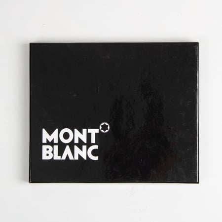 شماغ مونت بلانك أحمرغامق شبابي الأكثر مبيعا اصدار حديث