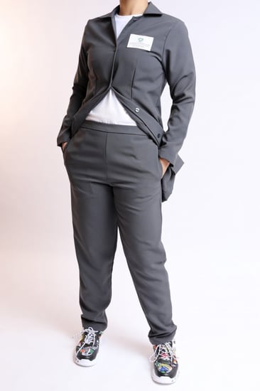 بنطلون متدربات الكلية التقنية للبنات