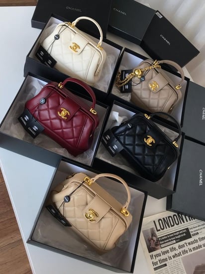 حقيبه من CHANEL