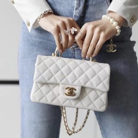 حقيبه من CHANEL