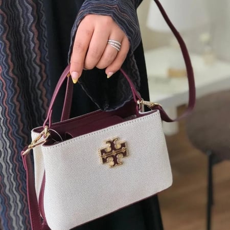 حقيبه من Tory Burch