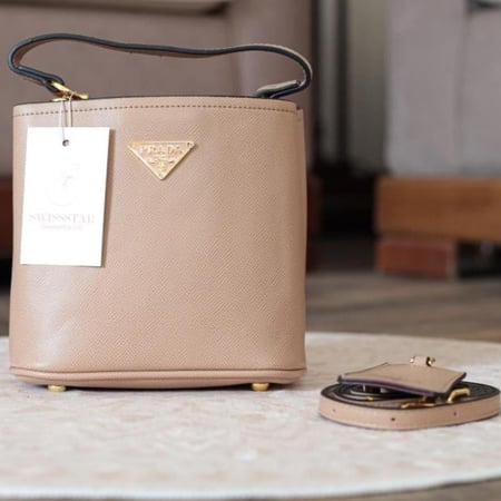 حقيبه من PRADA