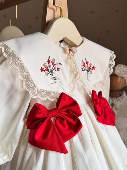 فستان بناتي ملكي