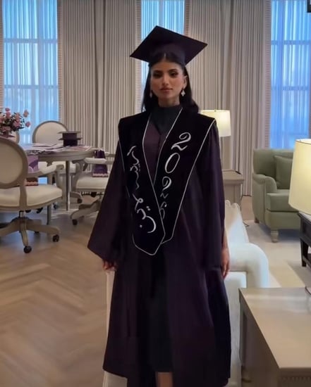 عبايات تخرج 2026