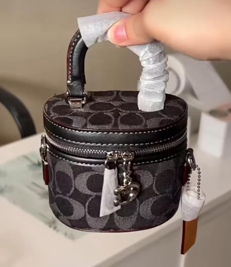 حقيبه من COACH