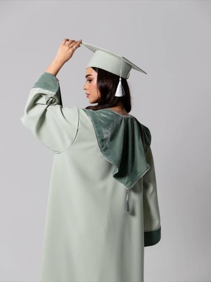 عبايات تخرج 2026