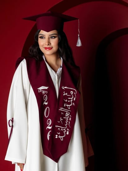 عبايات تخرج 2026